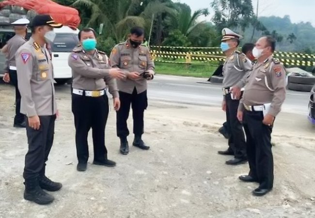 Dirlantas Polda Sumut Tinjau Jalan Longsor Medan-Berastagi