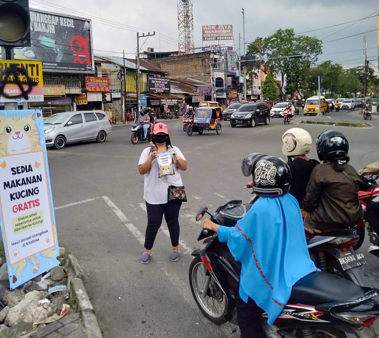 Elsaka dan Kitabisa.com Salurkan Paket Bantuan Peduli Hewan Terlantar