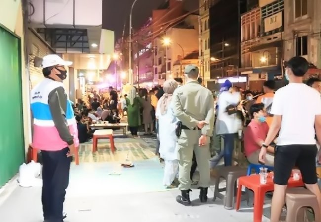 Tim Satgas Covid-19 Medan Gelar Razia Prokes di Kesawan