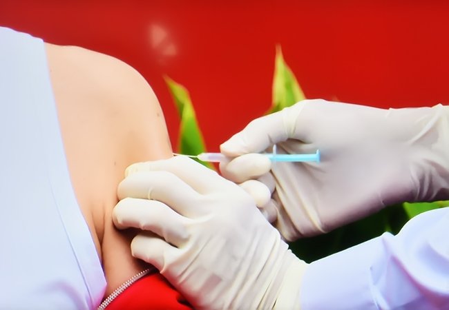 Presiden Jokowi  Vaksinasi COVID-19 Tahap Kedua