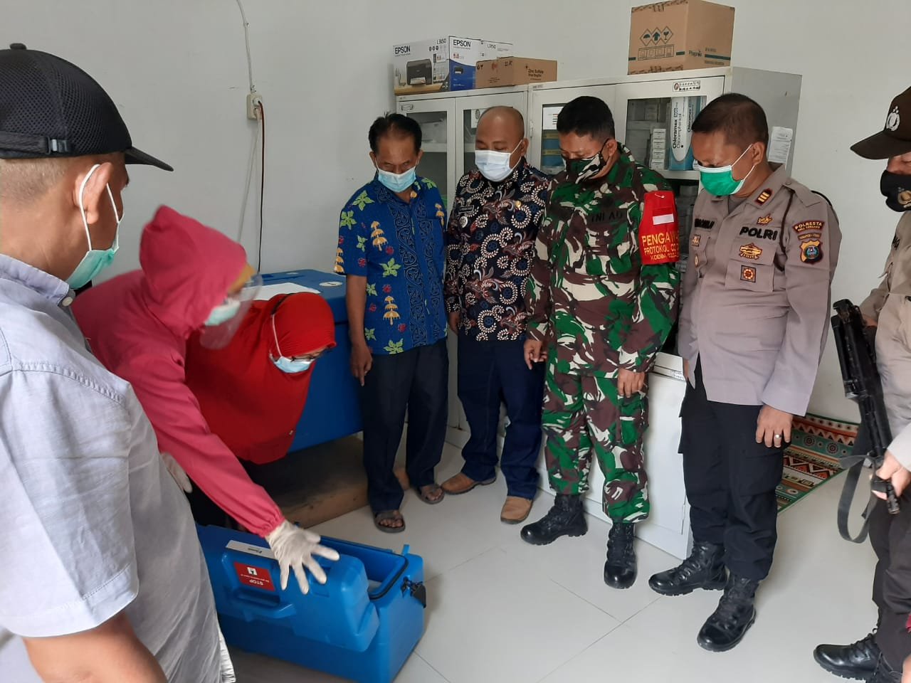 Kapolsek Galang Bersama Muspika Galang Saksikan Penerimaan Vaksin Sinovac Covid-19