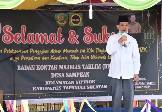 Hadiri Pengajian Akbar BKMT, Bupati Syahrul Dilepas Dengan Berurai Air Mata