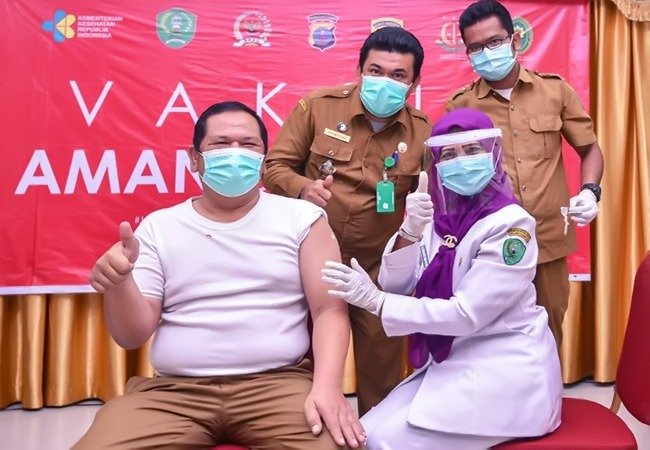 Wali Kota PSP Terima Vaksinasi Covid-19 Tahap 2