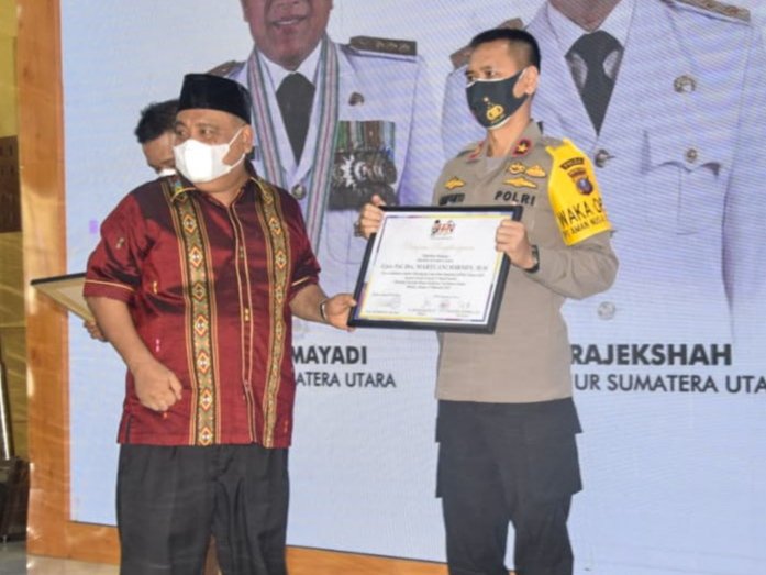 Poldasu Terima Penghargaan Mitra Terbaik Insan Pers