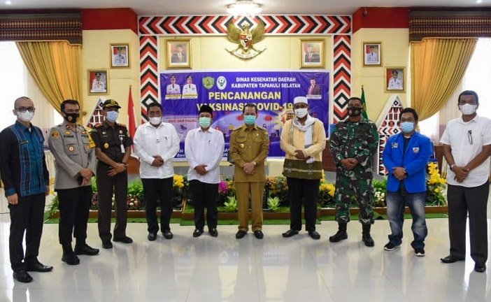 10 Tokoh Perwakilan  Di Vaksin Sinovac, Bupati Tapsel Tak Ikut Divaksin