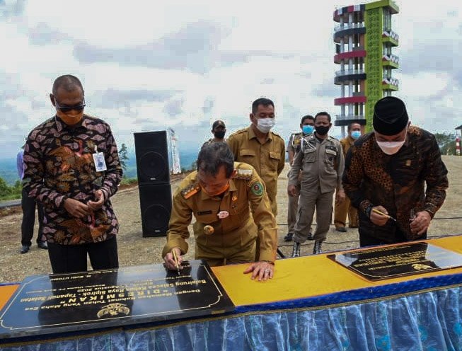 Bupati Tapsel Resmikan Guest House Kebun Raya