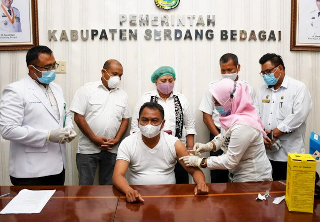 Wabup Sergai Terima Vaksin Sinovac Covid-19