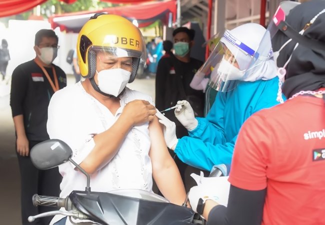 Presiden Tinjau Layanan Drive Thru Vaksinasi Covid-19 di Kota Bogor
