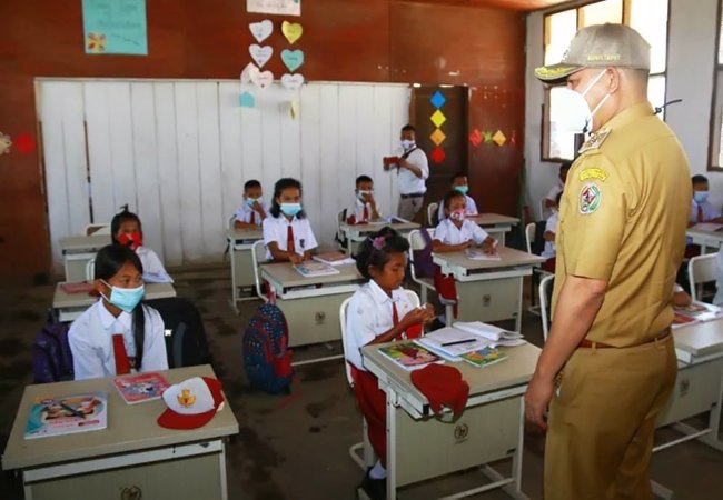 Bupati Taput Tinjau Pembelajaran Tatap Muka di Pagaran