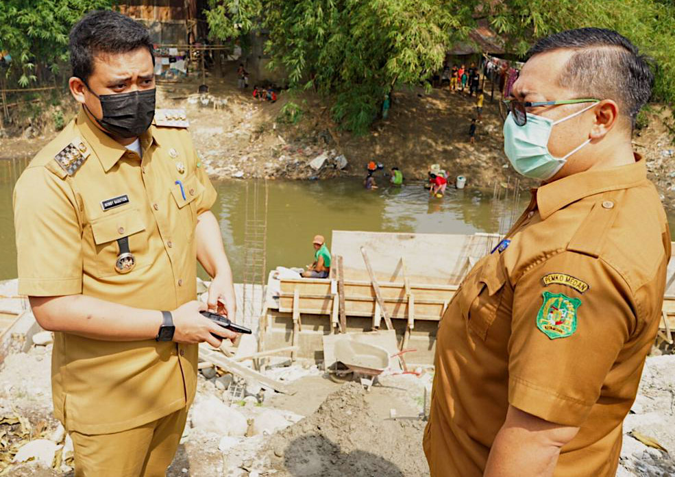 Bobby Nasution Bentuk Tim Atasi Sampah di Sungai Deli