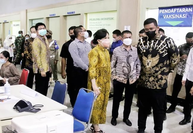 Bobby Nasution Tinjau Layanan Covid-19 di RS Royal Prima