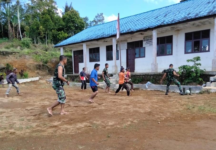 Satgas TMMD ke- 111 Kodim 0212  Luangkan Waktu Berolah Raga Bersama Warga