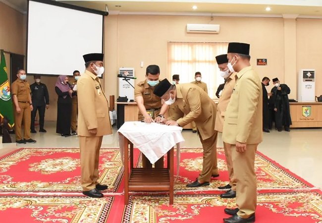 Bupati Sergai Lantik 6 Jabatan Pratama dan 12 Pejabat Administrator