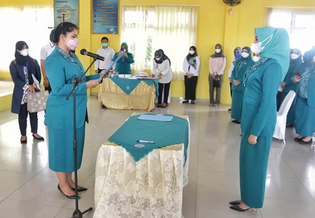 Kahiyang Ayu Lantik Ketua TP PKK Medan Belawan