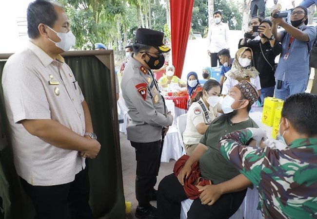 Kapolda Tinjau Pelaksanaan Vaksinasi Covid-19 di Asahan