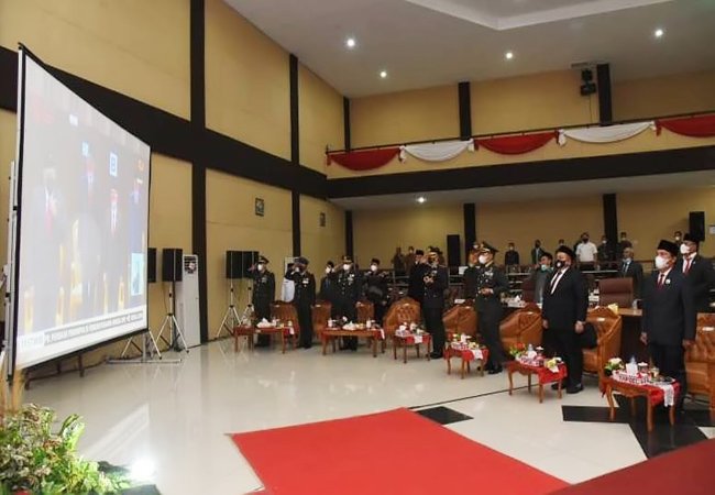 Momentum HUT RI ke-76, Bupati Tapsel Ajak Masyarakat Merdeka dari Covid-19