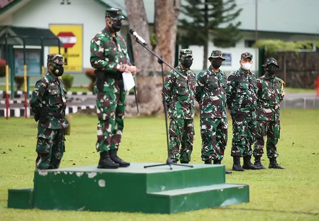 Danrindam l /BB Buka Latihan Pratugas Satgas Pamtas RI-PNG Yonif 123/RW