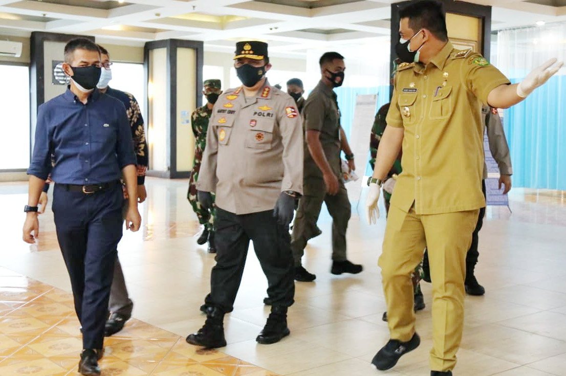 Wakapolri Bersama Wali Kota Medan Meninjau Tempat Isoter