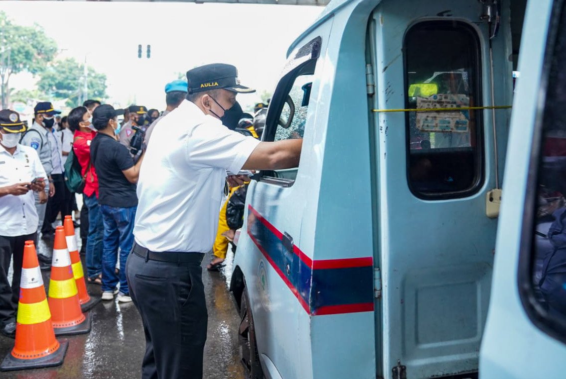 Tinjau Pos Penyekatan, Aulia Minta Masyarakat Akui Jika Terpapar