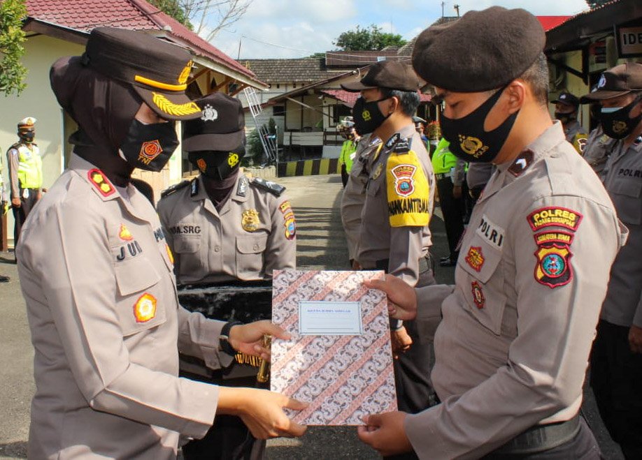 Kapolres Psp Beri Penghargaan ke 8 Personel Shabara Berprestasi