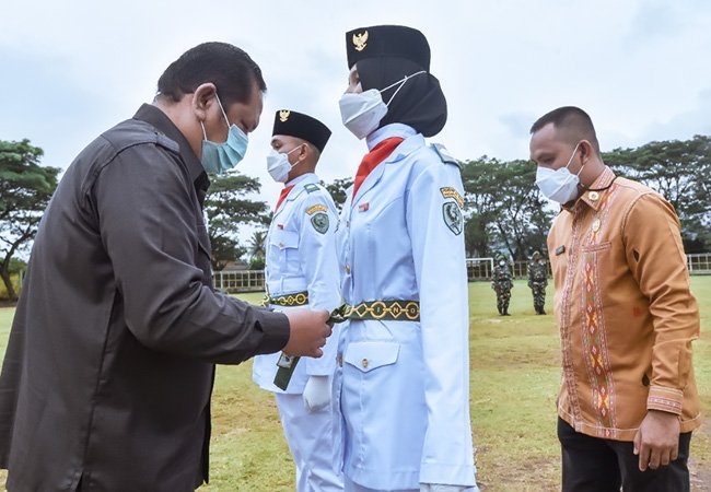 Wali Kota Padangsidimpuan Kukuhkan 60 Orang Paskibra