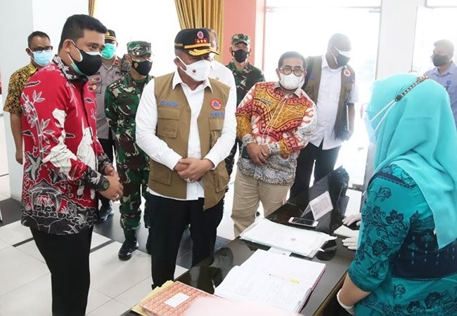 Kepala BNPB Tinjau Tempat Isoter Besutan Bobby Nasution