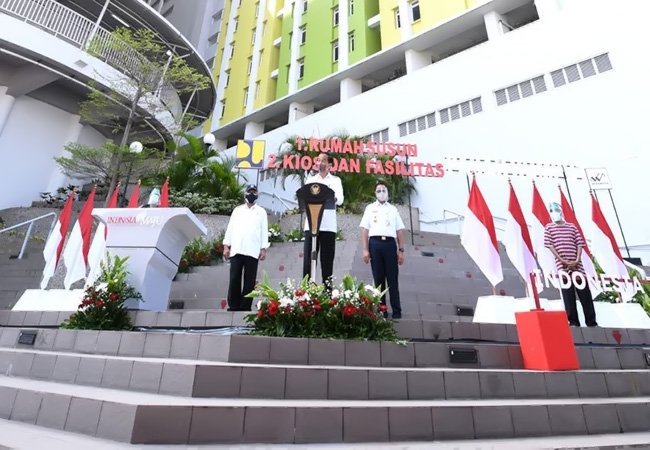 Presiden Jokowi Resmikan Rusun Pasar Rumput