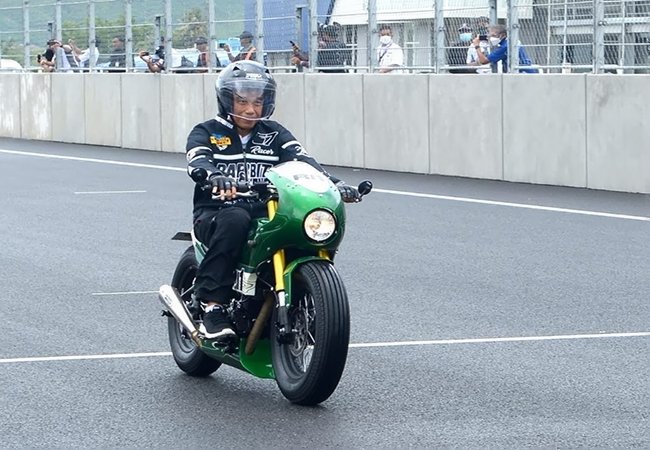 Presiden Jokowi Jajal Sirkuit Mandalika