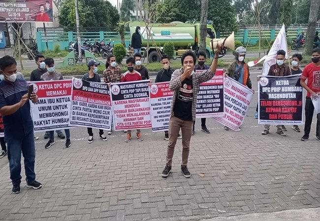 Pembelian Mobil Dinas Disoal, Bupati Humbahas Dituding Pembohong