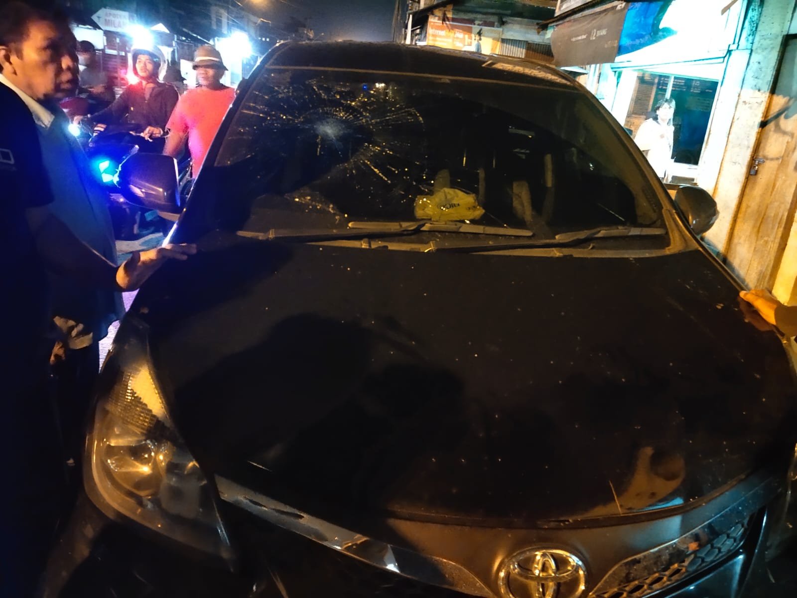 Breaking News! Kaca Mobil Wartawan Dilempar OTK di Pancur Batu