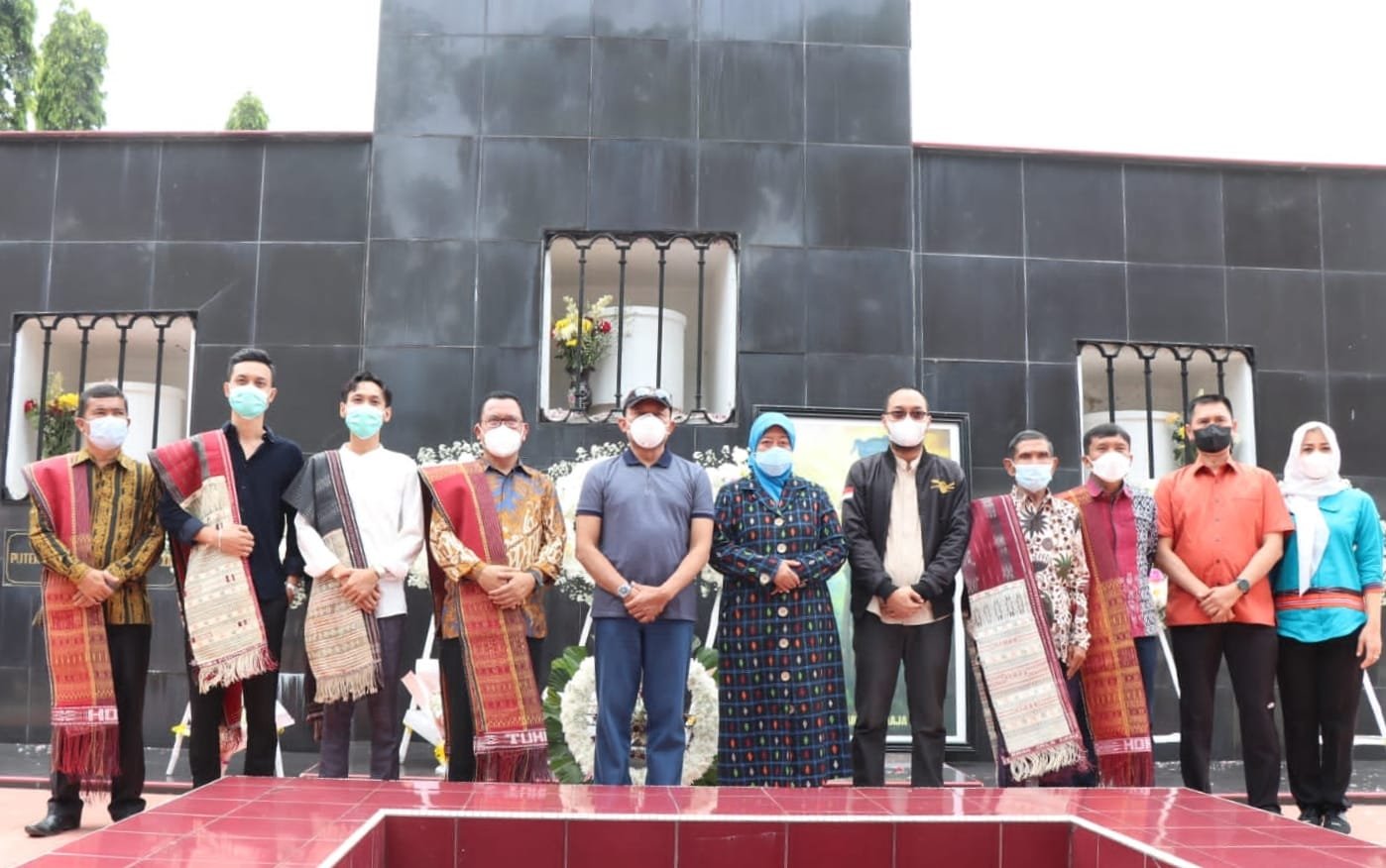Kabaharkam Polri Ziarah ke Makam Raja Sisingamangaraja XII