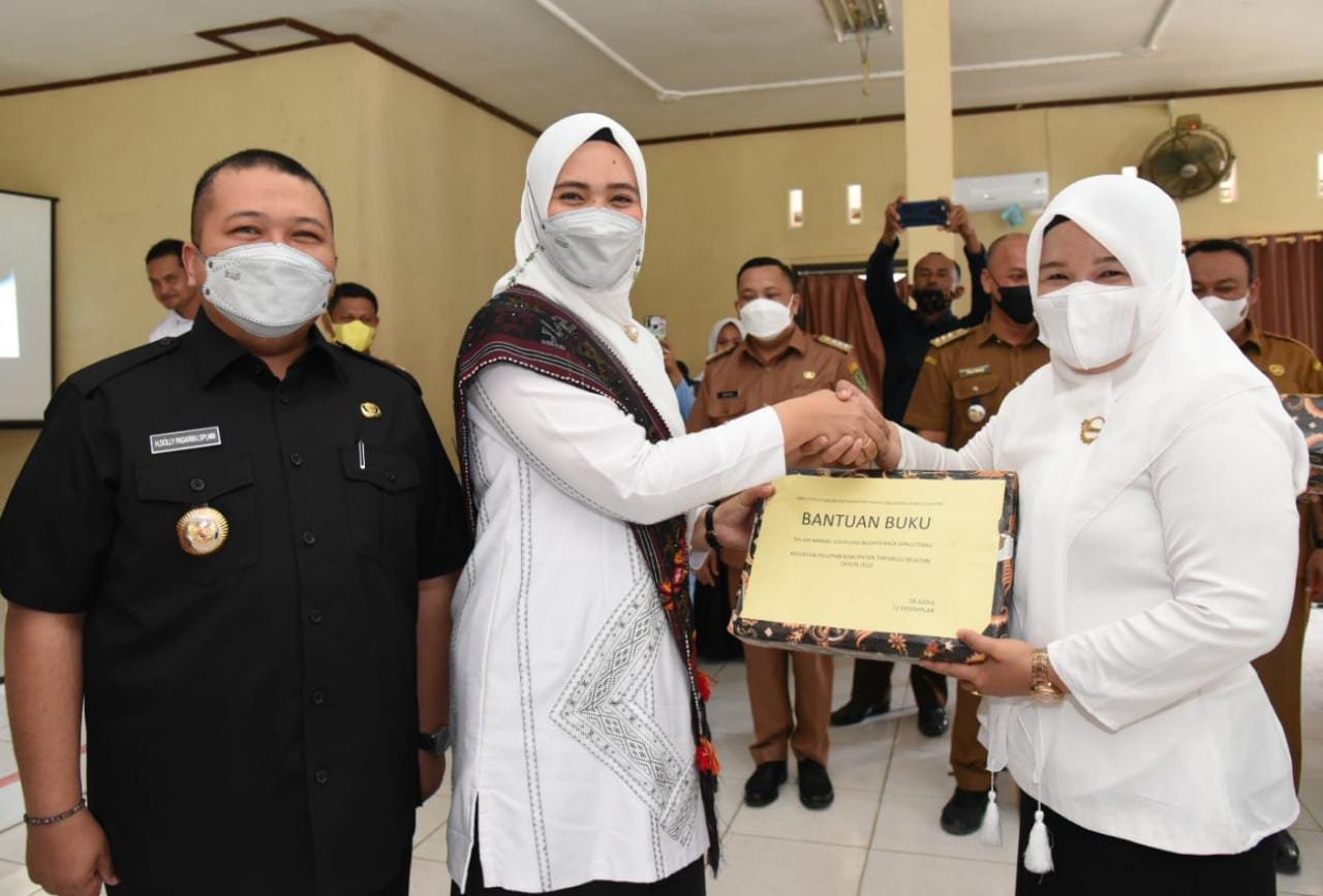 Minat Baca Rendah, Bupati Tapsel Ajak Ramaikan Perpustakaan Daerah