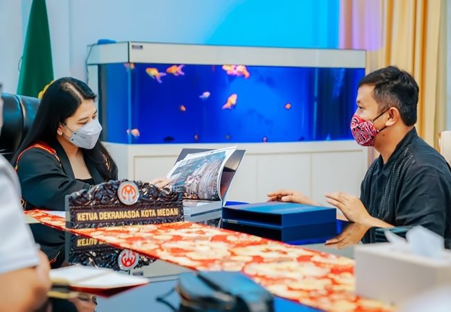 Kahiyang Ayu Ingin Ulos Dilestarikan Generasi Muda