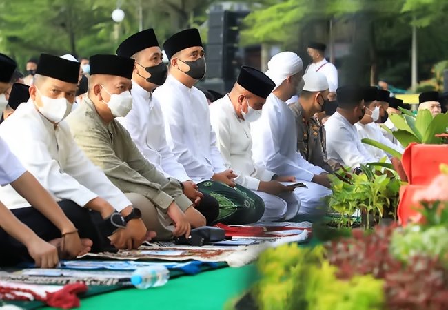 Wali Kota Medan Shalat Idul Fitri di Lapangan Merdeka