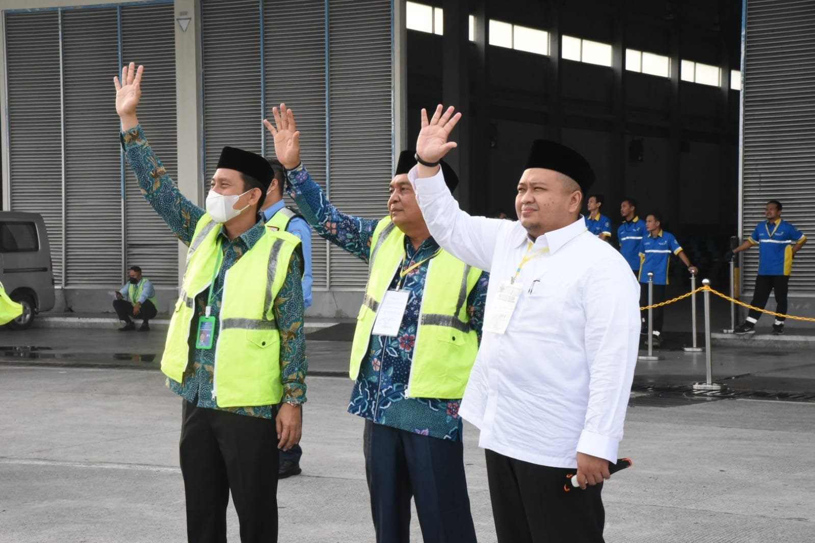 83 Jemaah Calon Haji Tapsel Dilepas Bupati ke Bandara Kualanamu Menuju Jeddah