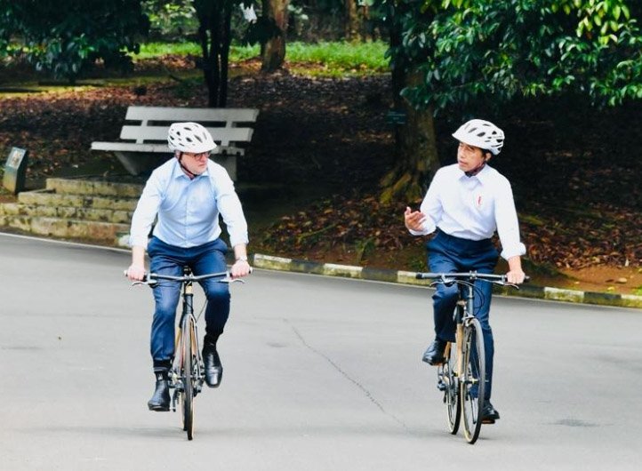 Diplomasi Sepeda Bambu ala Presiden Jokowi