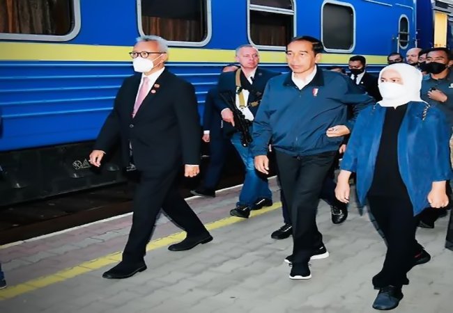Gunakan Kereta Luar Biasa, Presiden Jokowi Menuju Kyiv