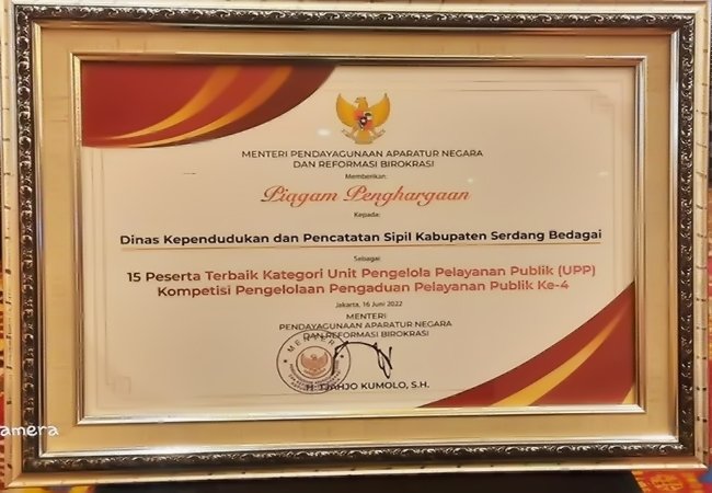 Disdukcapil Sergai Raih Penghargaan dari Menpan RB