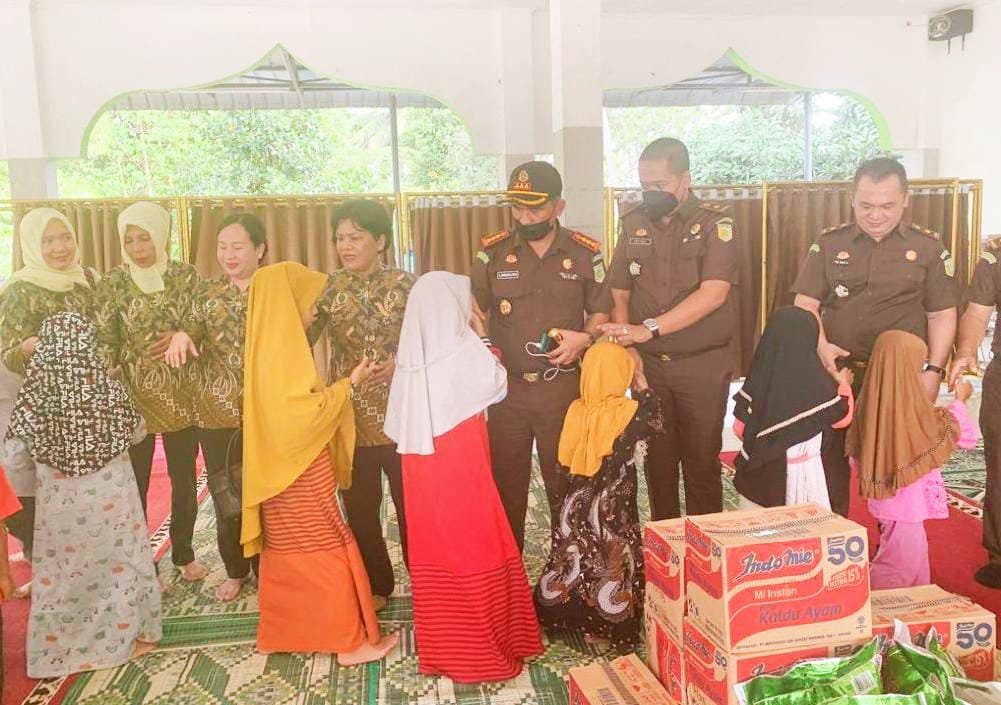 Peringati HBA ke-62, Kejari dan IAD Sidempuan Berbagi ke Panti Asuhan