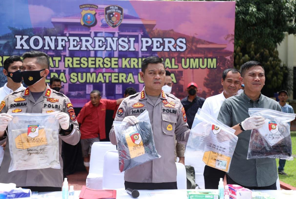 Bupati Karo Buka Acara Seminar Adat