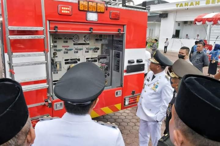 HUT ke-77  Kemerdekaan RI,  Pemkab Sergai Terima Hibah Mobil Damkar