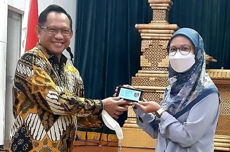 Tak Perlu Pulkam, WNI di Luar Negeri Bisa Urus Adminduk di KBRI dan KJRI