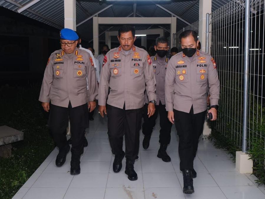 Usai Coret 'Sarang Korupsi' dan 'Raja Pungli', Kapolda Sulsel Datangi Aipda HR