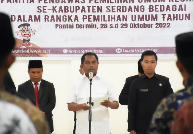 Pelantikan Panwaslu Kecamatan, Bupati Sergai Tekankan Pentingnya Netralitas