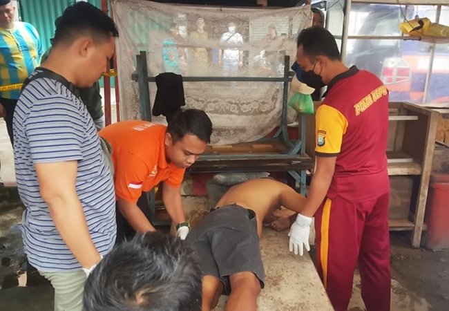 Diduga Alami Stroke, Seorang Pria Ditemukan Tewas di Sebuah Warung