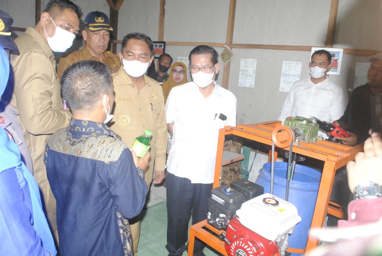 Bupati Sergai Salurkan Bantuan Alat Produksi IKM