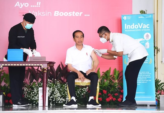 Presiden Jokowi Vaksinasi Booster Covid-19
