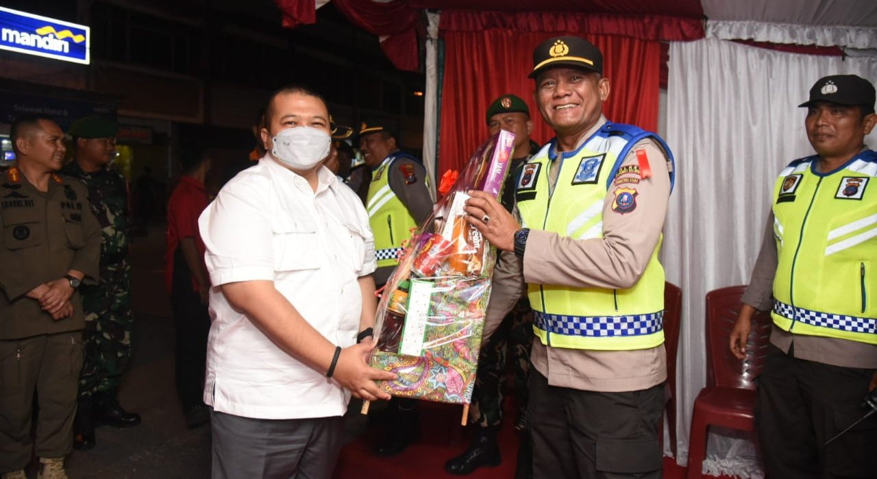 Kunjungi Pospam Nataru 2023, Bupati Tapsel Berikan Semangat Ke Personel