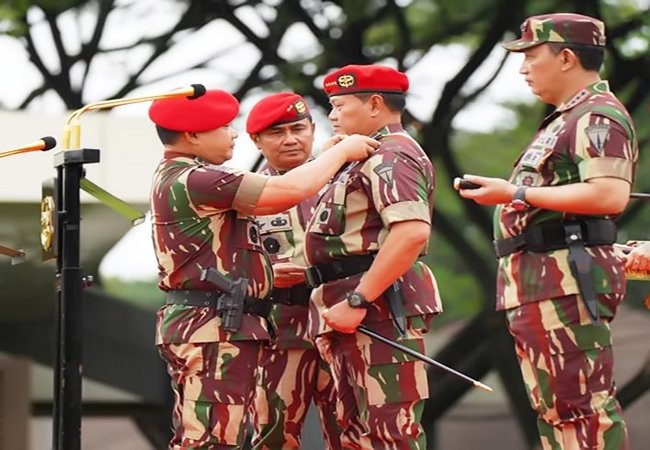 Panglima TNI Terima Brevet Kopassus