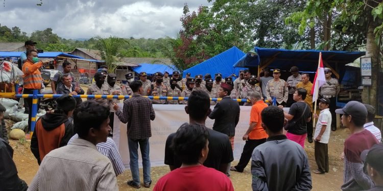 Unjuk Rasa di PT. AR Desa Sihui-huik, Ini Pesan Kasat Polres Tapsel Ke Personel
